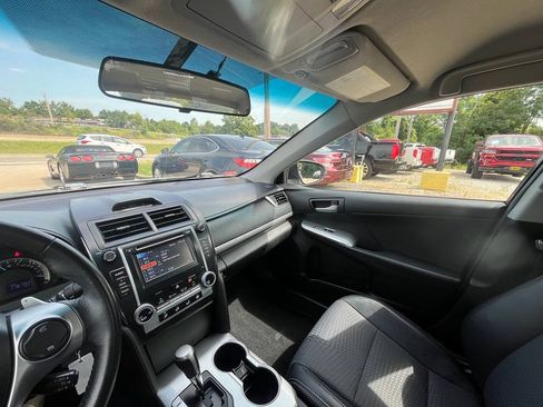 Used 2012 Toyota Camry SE FWD image 23