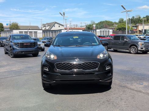 Used 2020 Kia Sportage LX AWD/4WD image 2