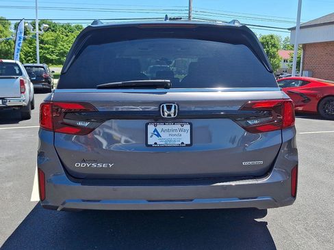 Certified 2026 Honda Odyssey Touring image 5