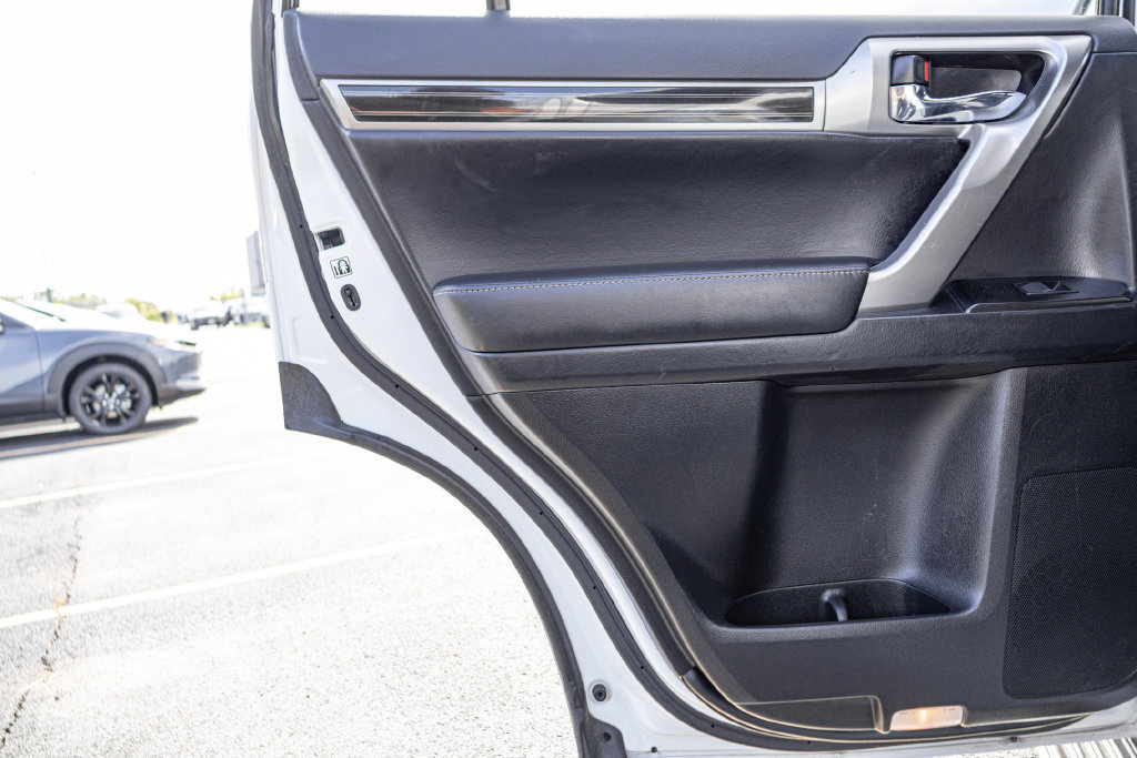 Used 2023 Lexus GX 460 Premium w/ Premium Package AWD/4WD image 30