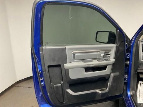Used 2015 RAM 1500 Express RWD image 9