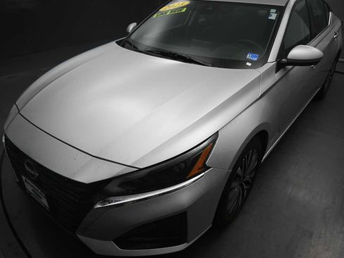 Used 2023 Nissan Altima 2.5 SV FWD image 17