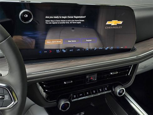 New 2026 Chevrolet Suburban Premier image 31