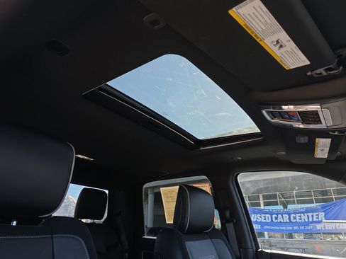 Used 2024 RAM 2500 Laramie w/ Night Edition image 36