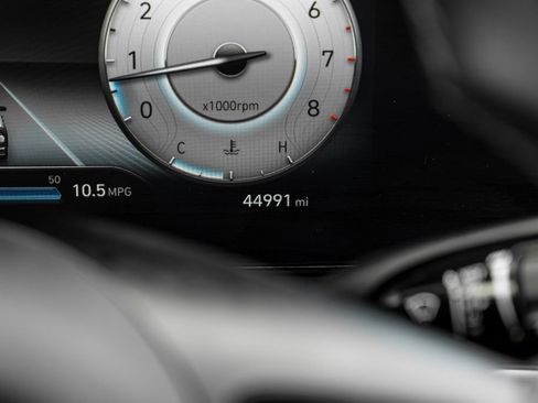 Used 2023 Hyundai Elantra Limited FWD image 19
