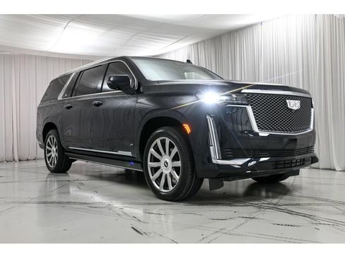 Used 2022 Cadillac Escalade ESV Premium Luxury Platinum image 2