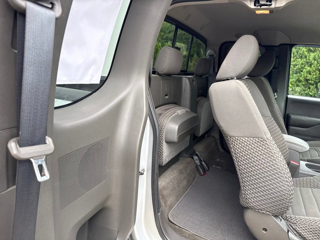 Used 2016 Nissan Frontier SV AWD/4WD image 13