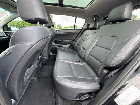 Used 2022 Kia Sportage EX image 11