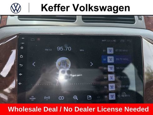 Used 2013 Chevrolet Suburban LT w/ Luxury Package AWD/4WD image 21