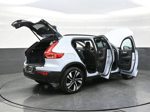 Used 2024 Volvo XC40 B5 Plus w/ Protection Package Premier AWD/4WD image 46