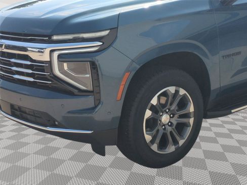 Used 2025 Chevrolet Tahoe LT w/ Comfort Package AWD/4WD image 9