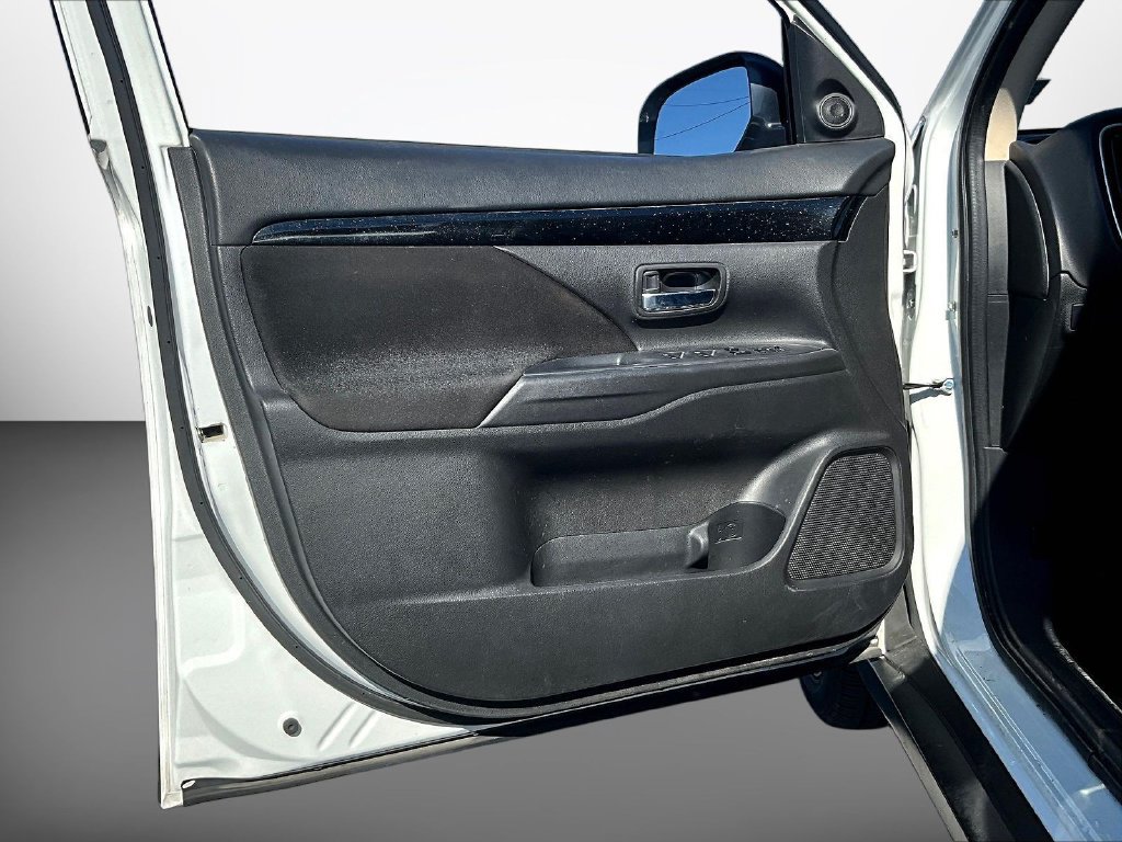 Used 2020 Mitsubishi Outlander ES AWD/4WD image 22