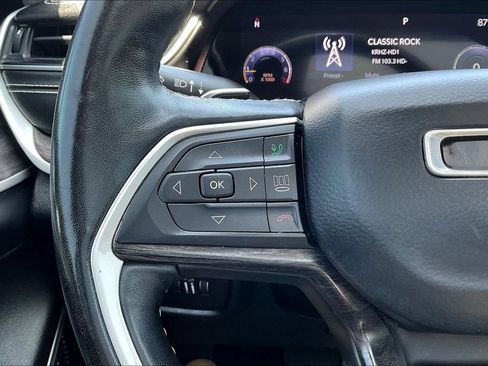 Used 2021 Jeep Grand Cherokee L Limited AWD/4WD image 10