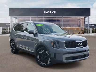 Used 2024 Kia Telluride EX w/ EX Captain's Chair Package