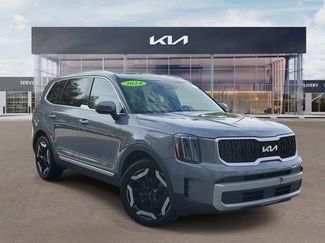 Used 2024 Kia Telluride EX w/ EX Captain's Chair Package FWD video 1