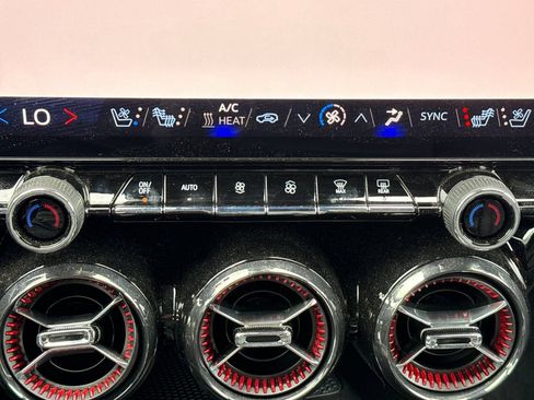 Used 2025 Chevrolet Blazer EV RS AWD/4WD image 31