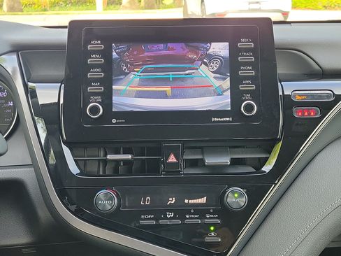 Used 2021 Toyota Camry SE FWD image 22