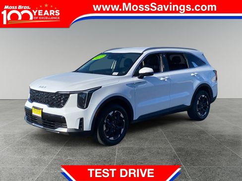 Used 2024 Kia Sorento S image 1