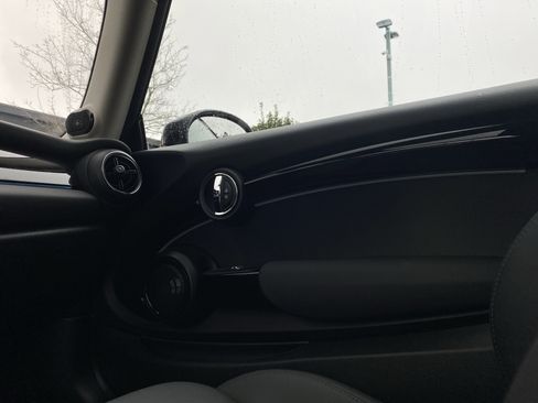 Certified 2024 MINI Cooper SE image 19