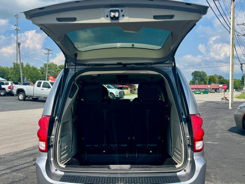 Used 2014 Dodge Grand Caravan SXT FWD image 16