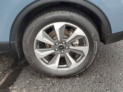 Used 2025 Ford Escape Platinum image 32