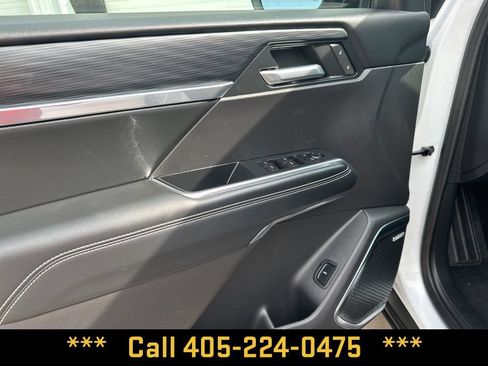 Used 2026 GMC Acadia Elevation w/ Elevation Premium Package FWD image 27