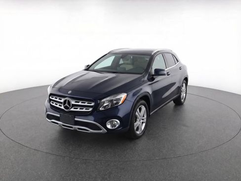 Used 2018 Mercedes-Benz GLA 250 4MATIC image 3