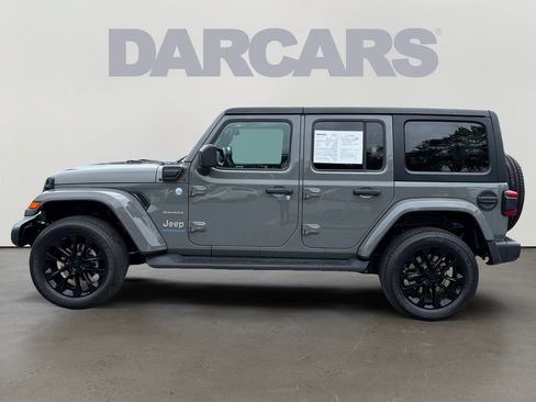 Used 2023 Jeep Wrangler Unlimited Sahara w/ Cold Weather Group AWD/4WD image 4