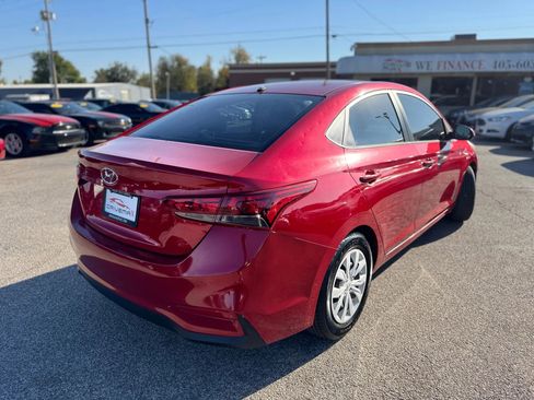 Used 2020 Hyundai Accent SE image 3