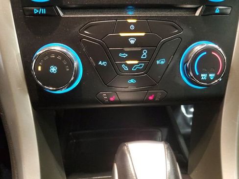 Used 2014 Ford Fusion SE w/ Equipment Group 202A image 19