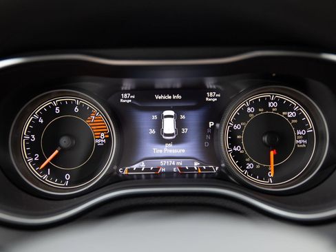 Used 2022 Jeep Cherokee Trailhawk w/ Premium Leather Package image 12