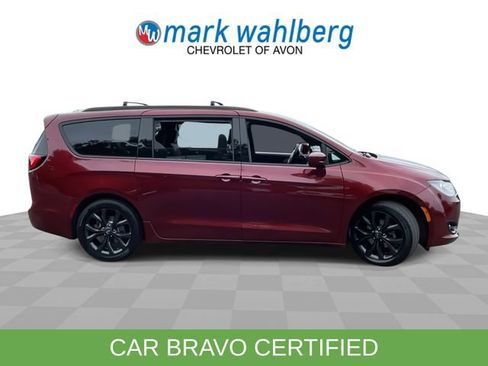 Used 2019 Chrysler Pacifica Touring Plus w/ S Appearance Package FWD image 9