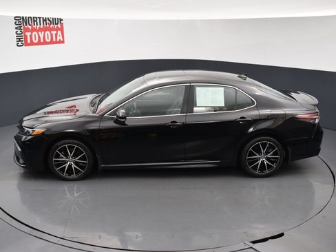 Used 2023 Toyota Camry SE w/ Cold Weather Package FWD image 21