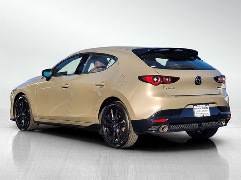 Certified 2025 MAZDA MAZDA3 Carbon w/ Appearance Package image 6