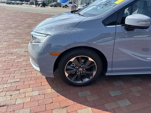 Used 2024 Honda Odyssey Elite image 2