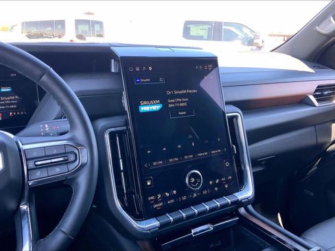 Used 2025 GMC Yukon XL Denali AWD/4WD image 7
