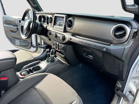 Used 2022 Jeep Wrangler Unlimited Sport AWD/4WD image 33