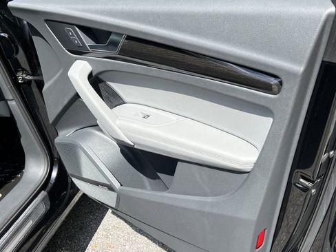 Used 2019 Audi Q5 Prestige w/ Prestige Package AWD/4WD image 15