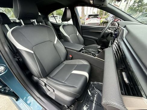 Used 2025 Toyota Camry SE image 25