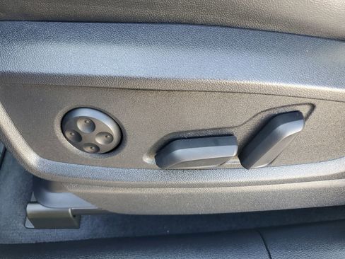 Used 2024 Audi Q5 e Premium Plus w/ Premium Plus Package image 21