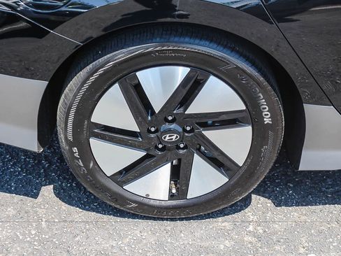 Certified 2024 Hyundai Ioniq 6 SE RWD image 11