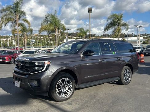 Used 2025 Ford Expedition Max Active AWD/4WD image 1