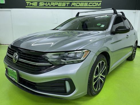 Used 2022 Volkswagen Jetta Sport image 5