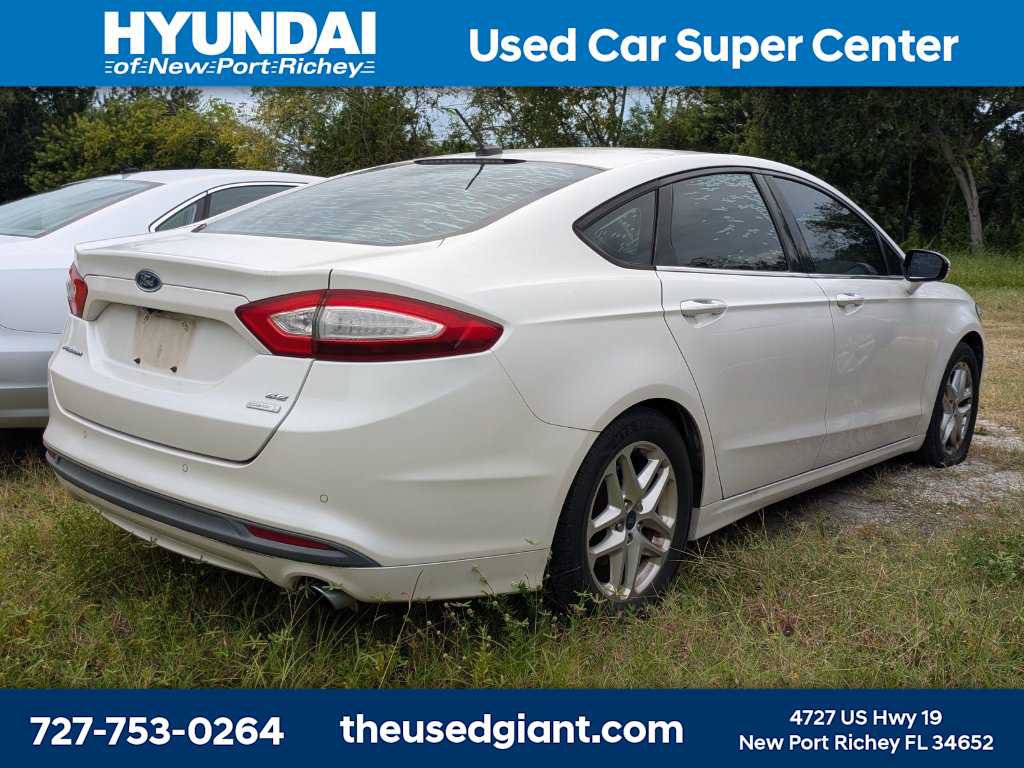 Used 2013 Ford Fusion SE FWD image 4