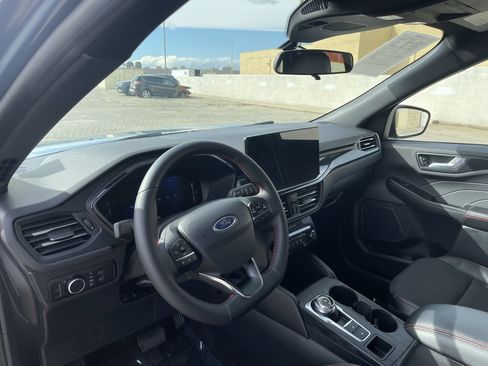 Used 2025 Ford Escape ST-Line w/ Tech Pack #1 image 13