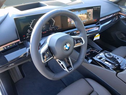New 2026 BMW 540i xDrive w/ M Sport Package image 4