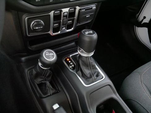 Used 2026 Jeep Wrangler Unlimited Sport AWD/4WD image 24