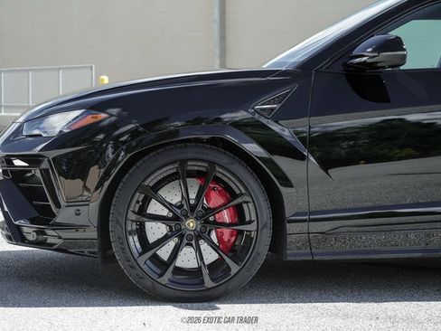 Used 2024 Lamborghini Urus S AWD/4WD image 4