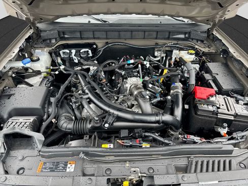 Used 2025 Ford Bronco Outer Banks AWD/4WD image 21