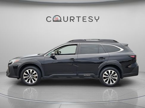 Used 2025 Subaru Outback Limited w/ Popular Package #2 image 2